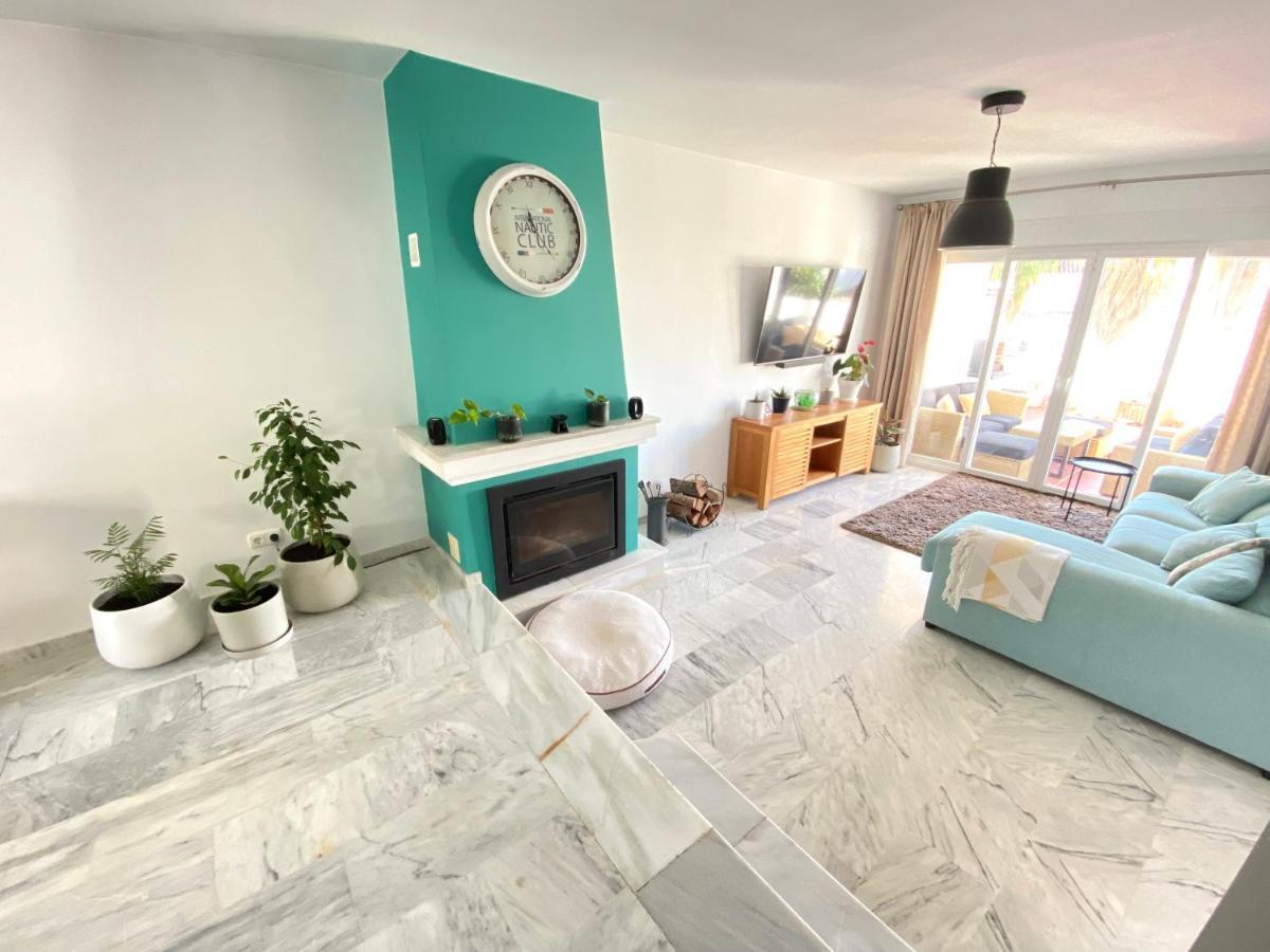 Willa Modern Townhouse 7 Mins Walk From The Beach And 15 Mins From Port Manilva Zewnętrze zdjęcie